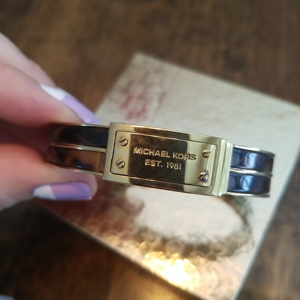 Michael Kors tortoise bangle bracelet - Picture 3 of 3